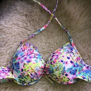 Victoria’s Secret Push up bikini top 34A